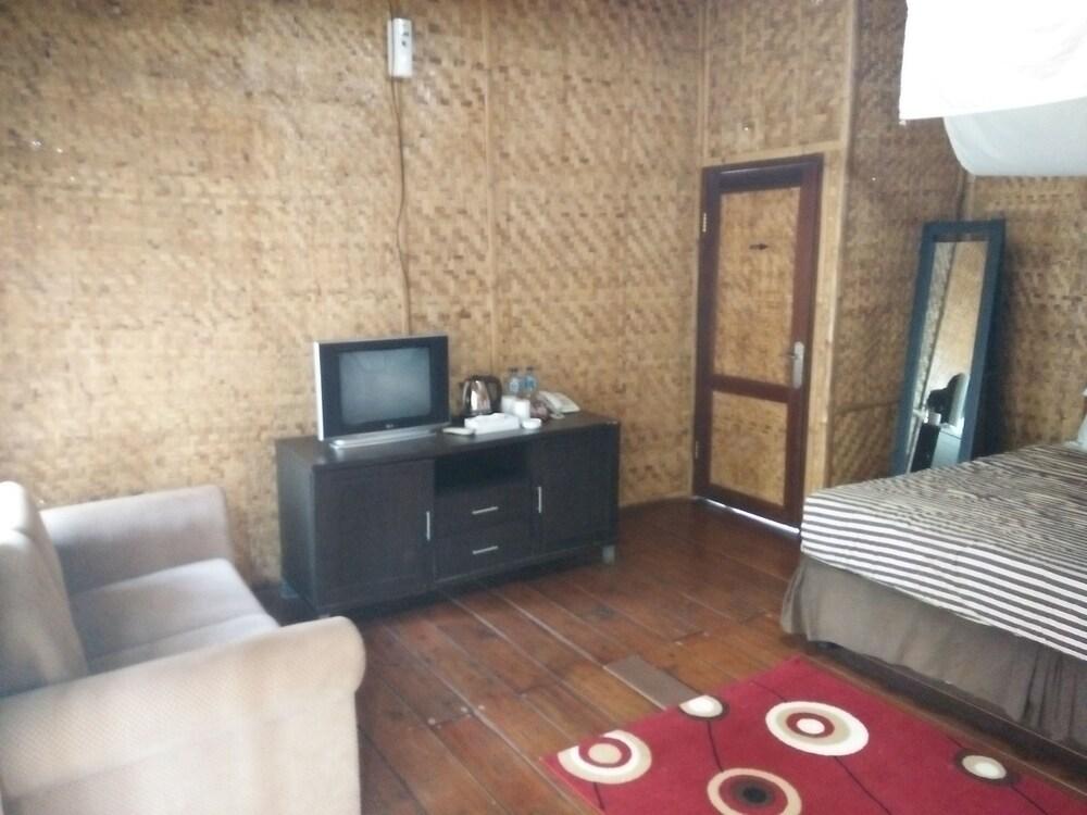 Bukit Alamanda Resort Garut Buitenkant foto