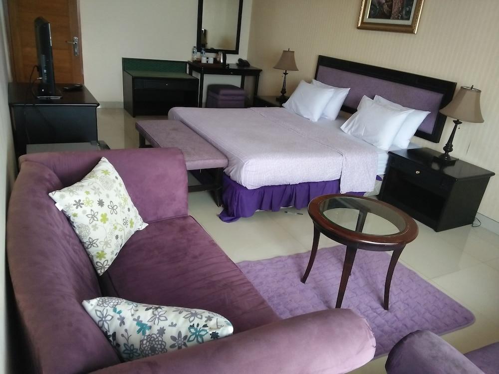 Bukit Alamanda Resort Garut Buitenkant foto