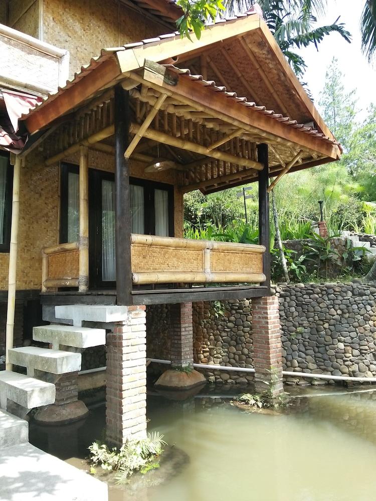 Bukit Alamanda Resort Garut Buitenkant foto