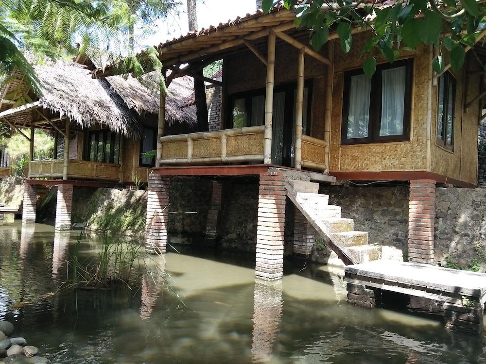 Bukit Alamanda Resort Garut Buitenkant foto