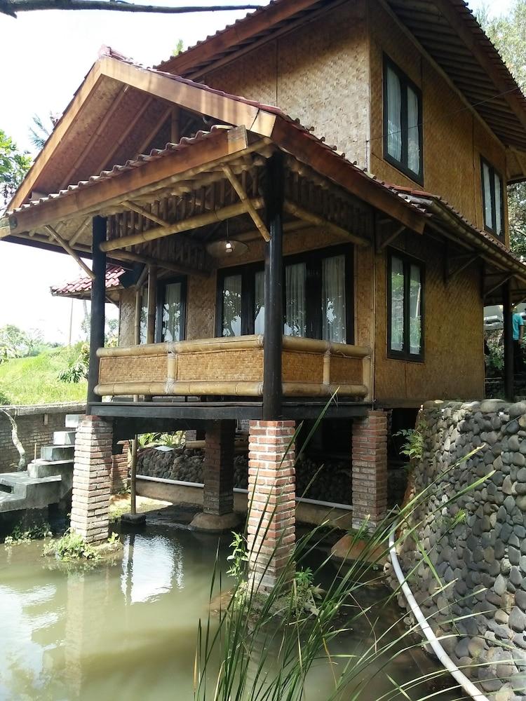 Bukit Alamanda Resort Garut Buitenkant foto