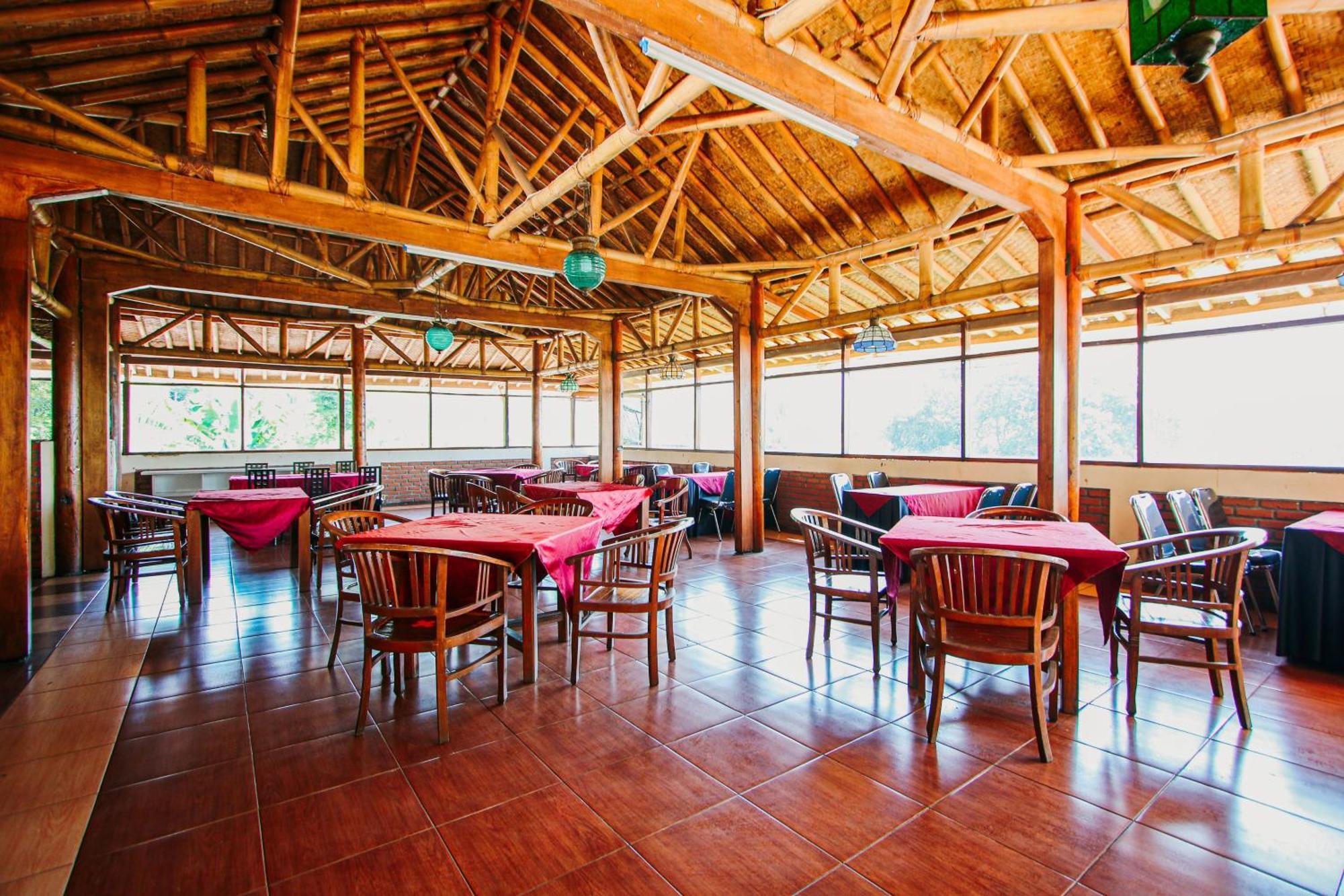 Bukit Alamanda Resort Garut Buitenkant foto