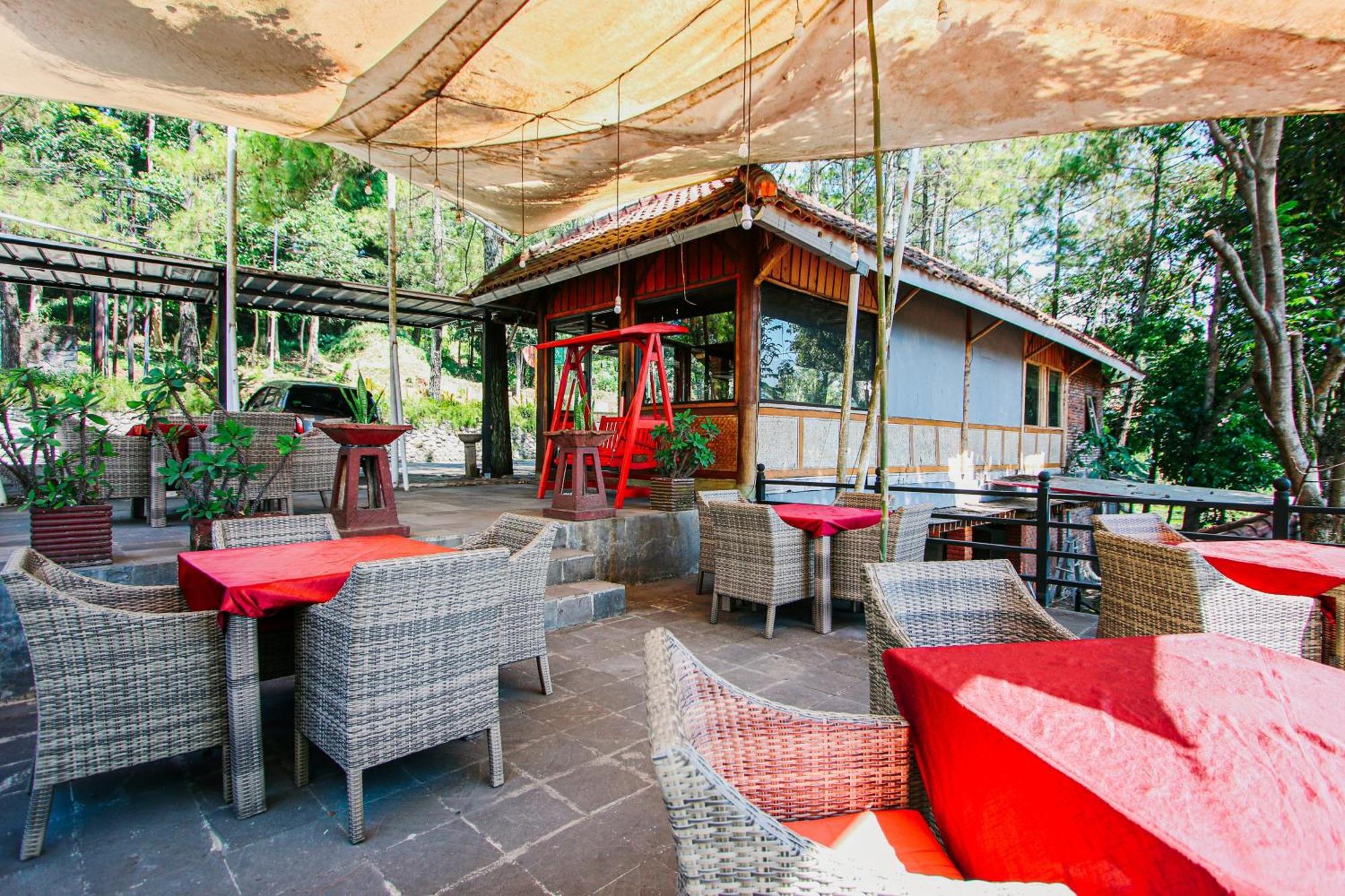 Bukit Alamanda Resort Garut Buitenkant foto